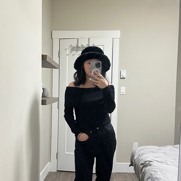 Aritzia Wilfred Nola Sweater - Picture 3 of 3